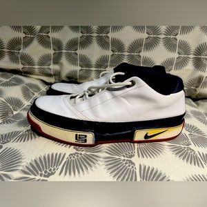 Nike lebron need glue